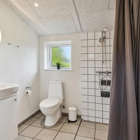 Prázdninový dům 4 Bedroom Beautiful In *