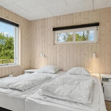Prázdninový dům 4 Bedroom Beautiful In Hadsund